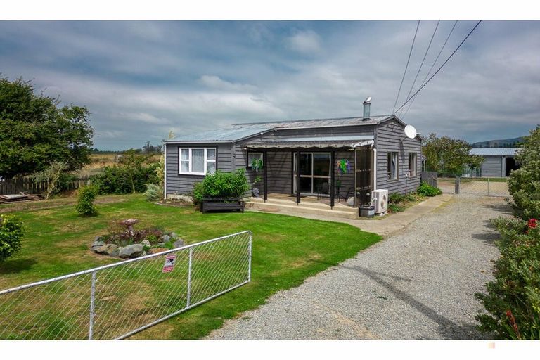 Photo of property in 12 James Street, Waimate, 7980