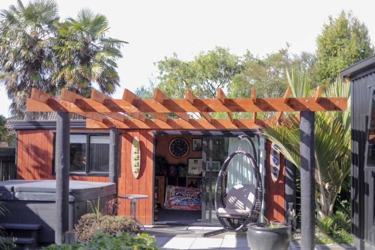 Photo of property in 19 Allens Lane, Clive, 4102