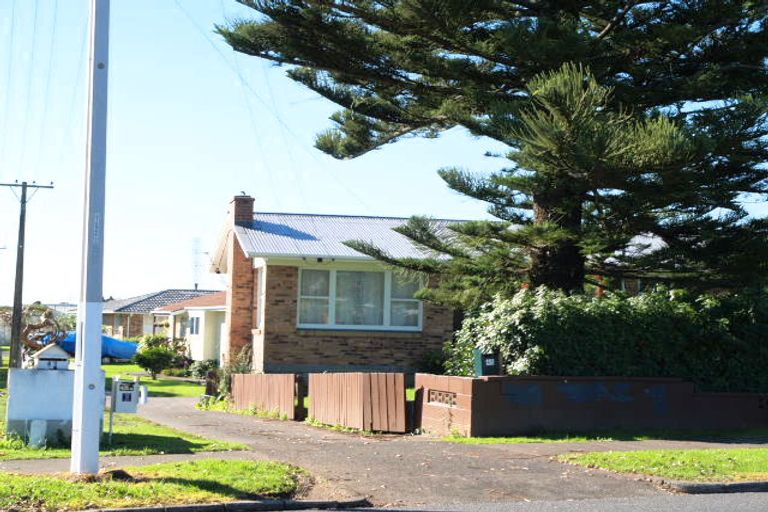 Photo of property in 49 Yates Road, Mangere East, Auckland, 2024