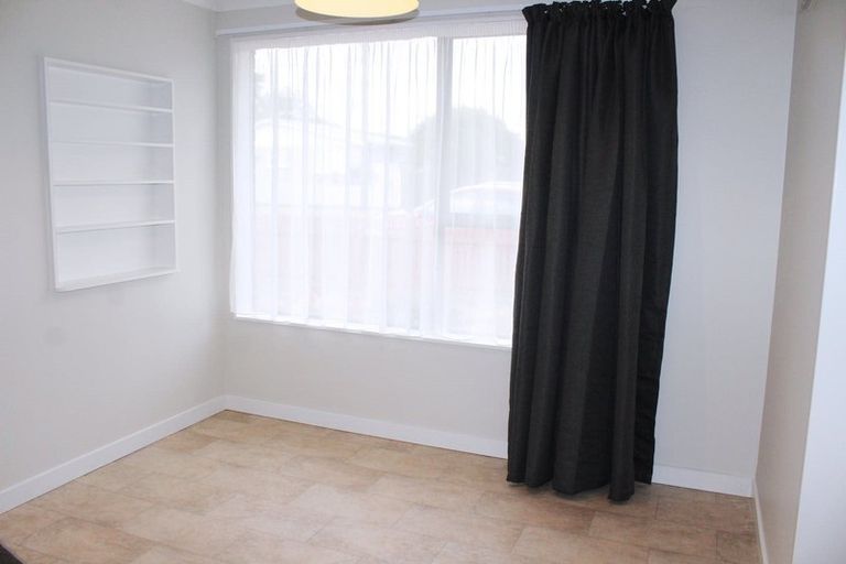 Photo of property in 3a Henry Street, Ebdentown, Upper Hutt, 5018