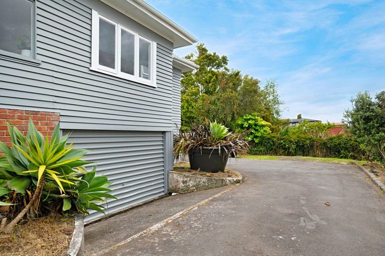Photo of property in 4149 Great North Road, Glen Eden, Auckland, 0602