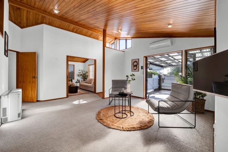 Photo of property in 8 Argyle Place, Highlands Park, New Plymouth, 4312