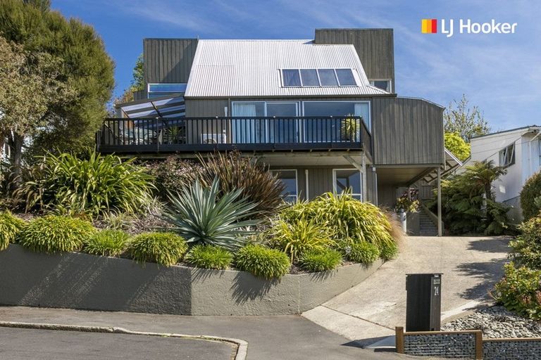 Photo of property in 24 Larkins Street, Helensburgh, Dunedin, 9010