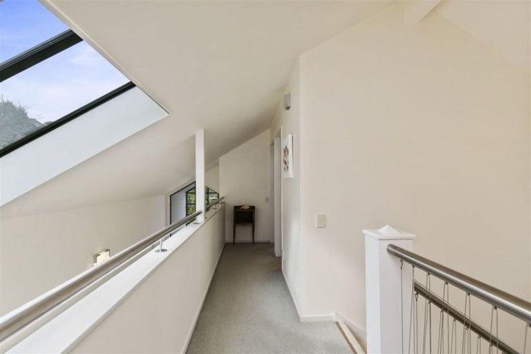 Photo of property in 19a Ngatoto Street, Khandallah, Wellington, 6035