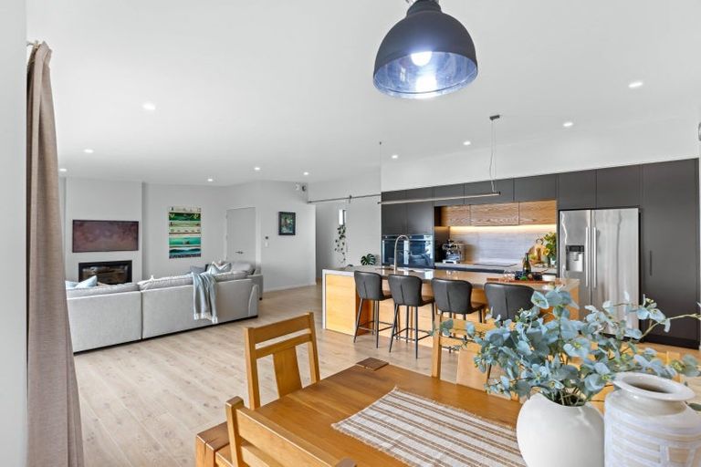 Photo of property in 51 Moffat Road, Red Beach, 0932