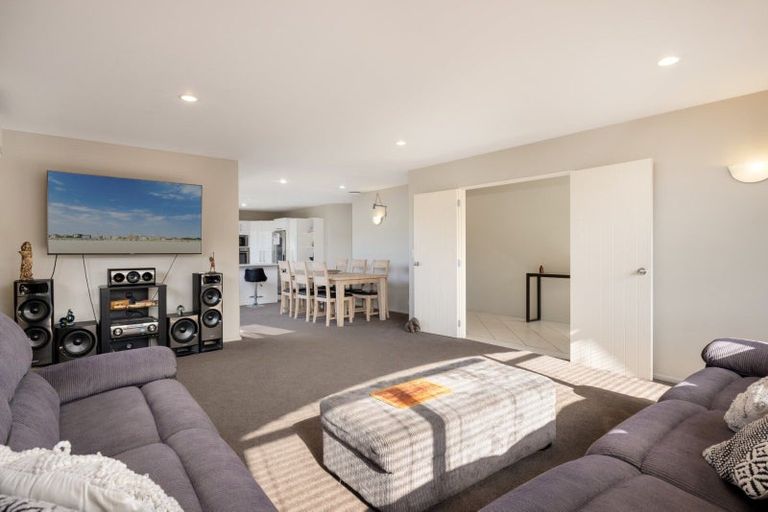 Photo of property in 8 Wouldbank Way, Welcome Bay, Tauranga, 3112