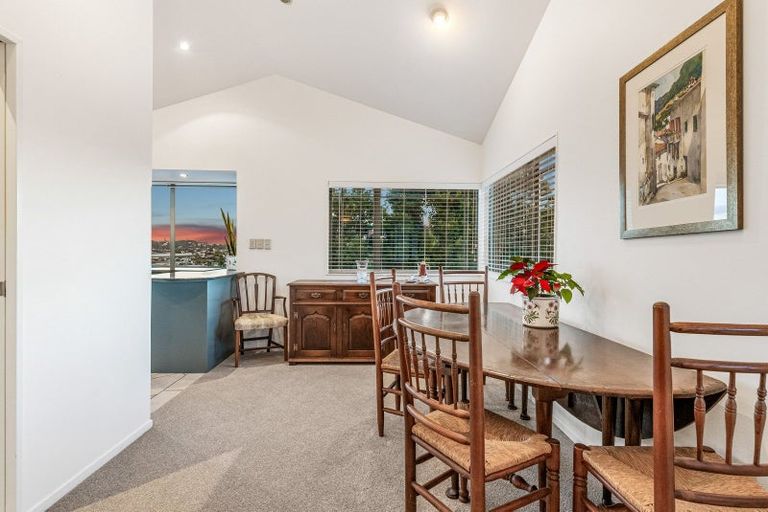 Photo of property in 2/24 Carlisle Road, Browns Bay, Auckland, 0630