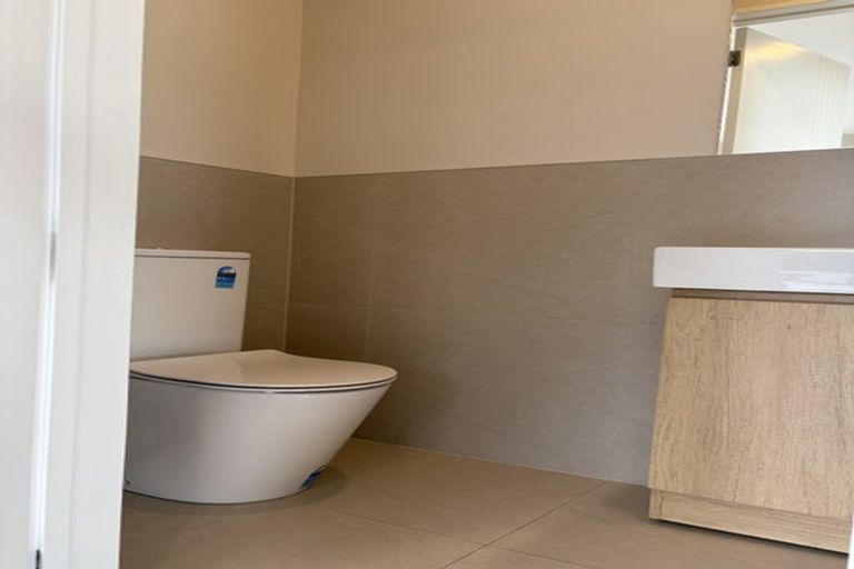 Photo of property in 1/21 Humphrey Kemp Avenue, Henderson, Auckland, 0612