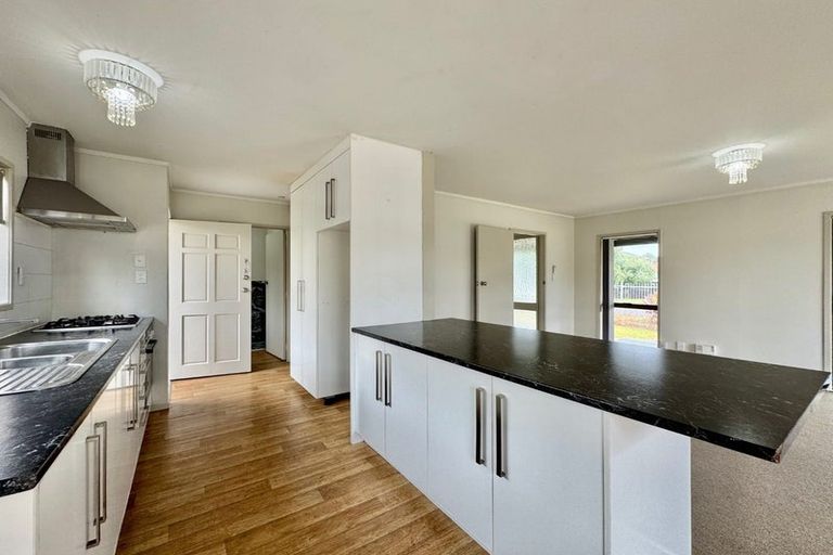 Photo of property in 81 John Walker Drive, Manurewa, Auckland, 2102