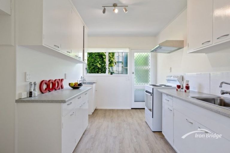 Photo of property in 4/1 Verran Road, Birkenhead, Auckland, 0626