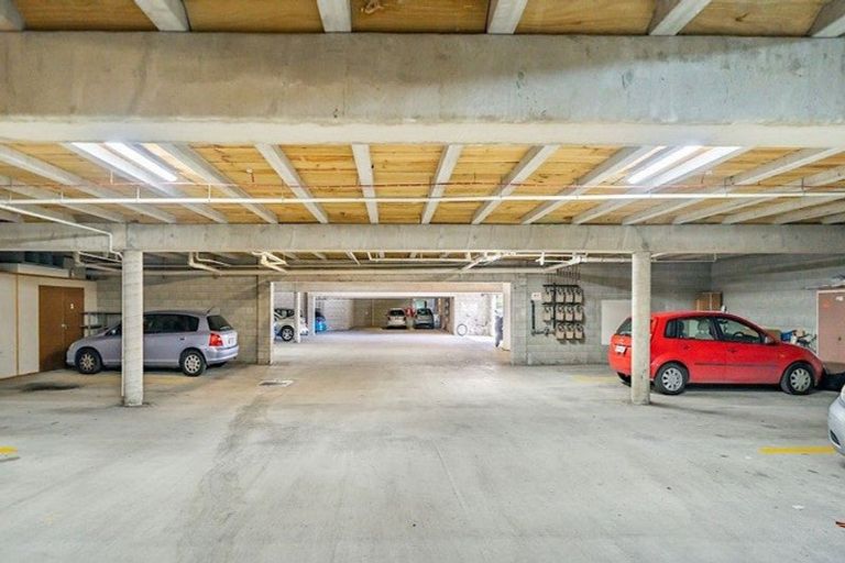 Photo of property in 15/8 Girton Terrace, Mount Cook, Wellington, 6021