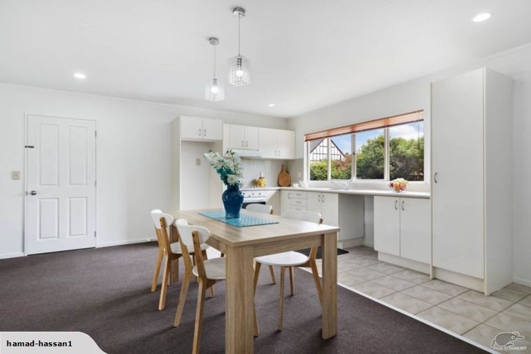 Photo of property in 5/17 Neta Grove, Henderson, Auckland, 0612