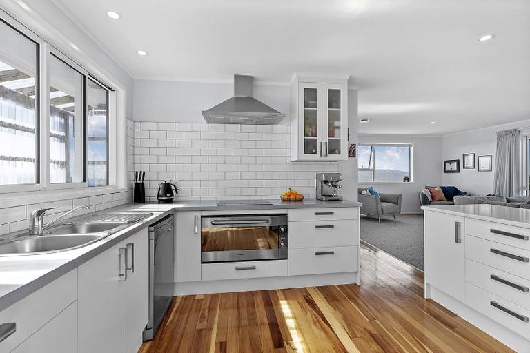 Photo of property in 6 Nagpur Terrace, Broadmeadows, Wellington, 6035