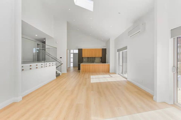 Photo of property in 22 Lorikeet Place, Unsworth Heights, Auckland, 0632