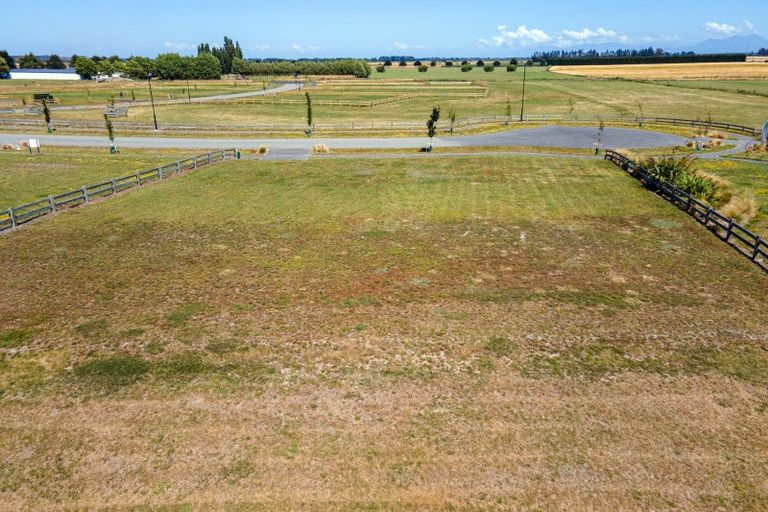 Photo of property in 16 Village Green Drive, Huntingdon, 7774