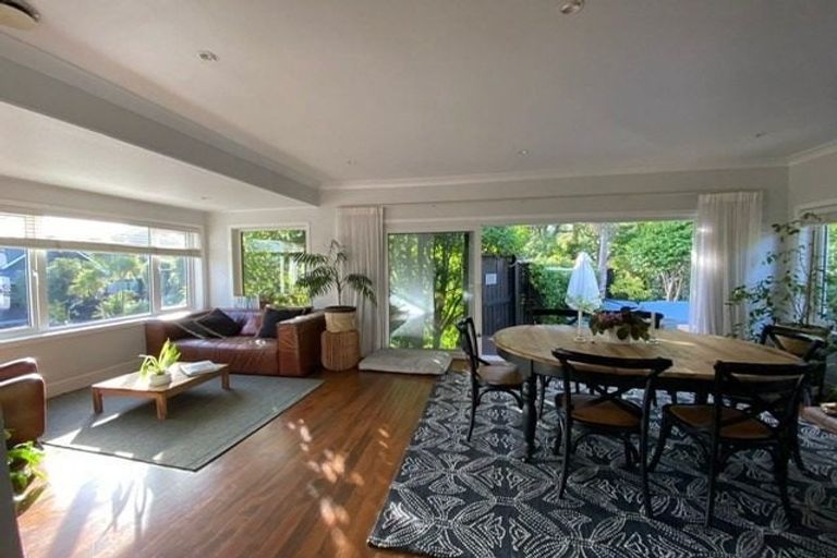 Photo of property in 44 Parkhill Road, Mellons Bay, Auckland, 2014