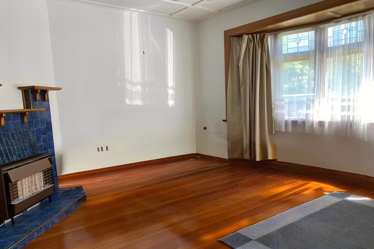 Photo of property in 74a Cambridge Terrace, Waterloo, Lower Hutt, 5011