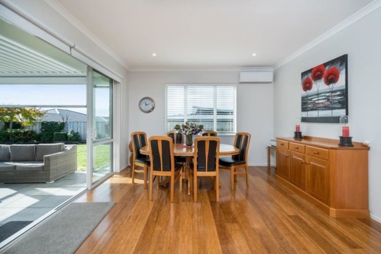 Photo of property in 15 Turpin Road, Riverhead, 0820