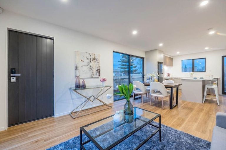 Photo of property in 8e Jupiter Street, Rosehill, Papakura, 2113