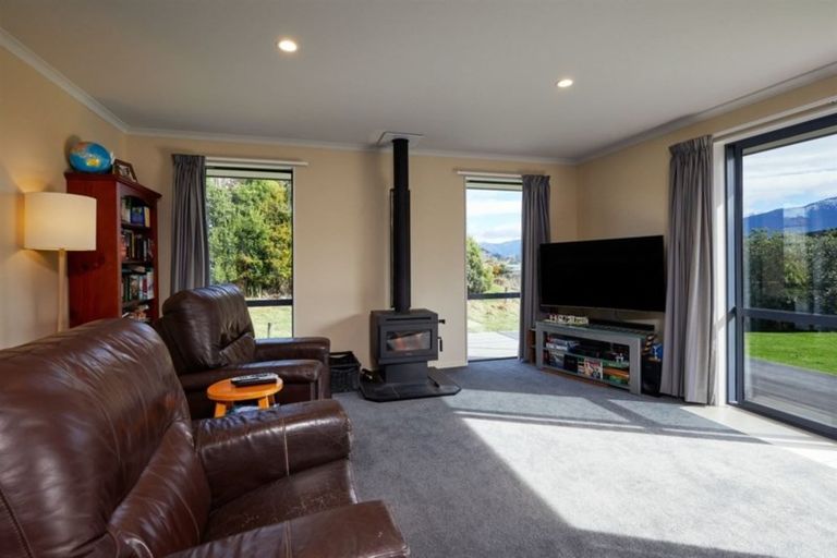 Photo of property in 30 Davidson Terrace, Kaikoura, 7300