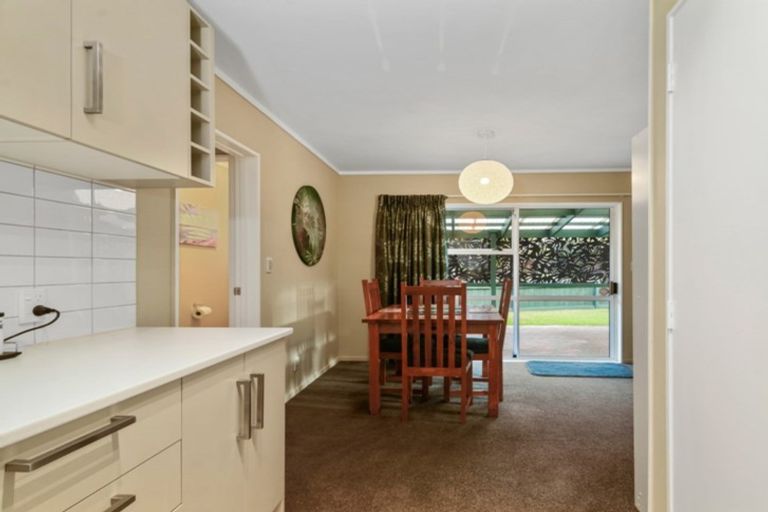 Photo of property in 4a Gemini Place, Kawaha Point, Rotorua, 3010