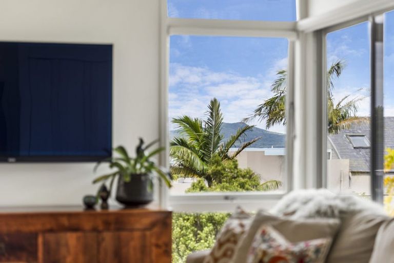 Photo of property in 53 Parr Terrace, Castor Bay, Auckland, 0620