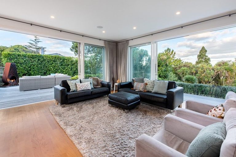 Photo of property in 40 Channel View Road, Campbells Bay, Auckland, 0630