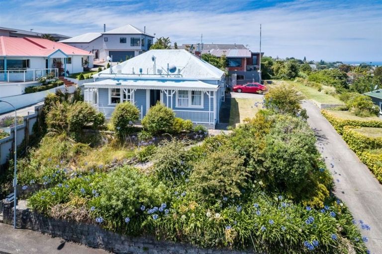 Photo of property in 11 Havelock Road, Hospital Hill, Napier, 4110