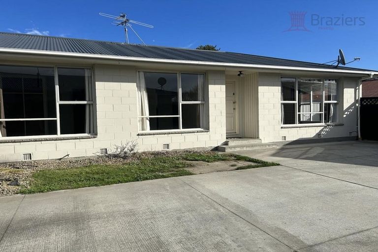 Photo of property in 1/18 Inwoods Road, Parklands, Christchurch, 8083