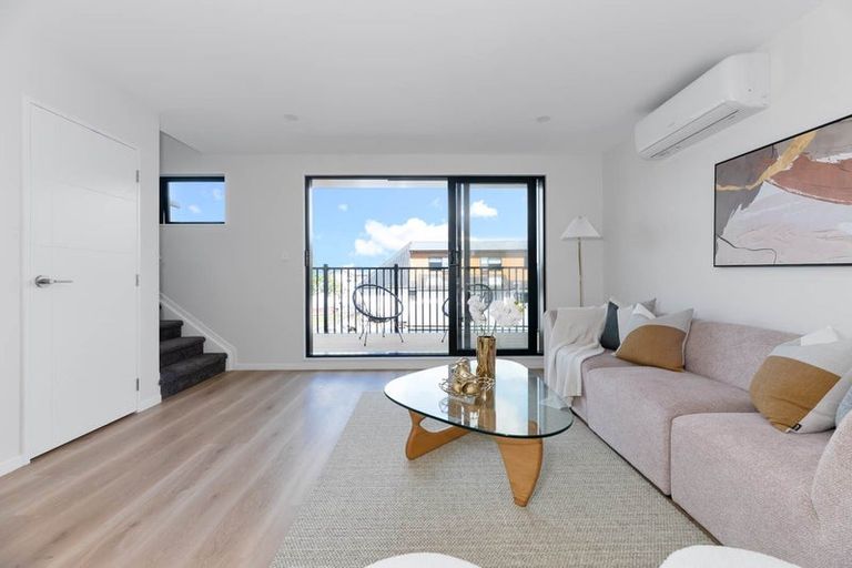 Photo of property in 2 Choice Avenue, Henderson, Auckland, 0612