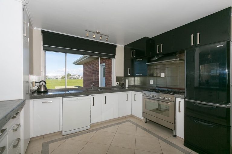 Photo of property in 1 Tiromoana Crescent, Bell Block, New Plymouth, 4312