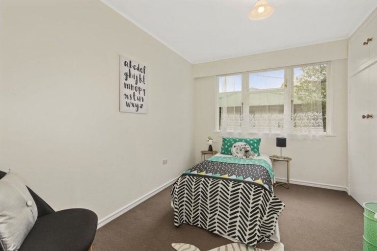 Photo of property in 205 Miromiro Road, Normandale, Lower Hutt, 5010