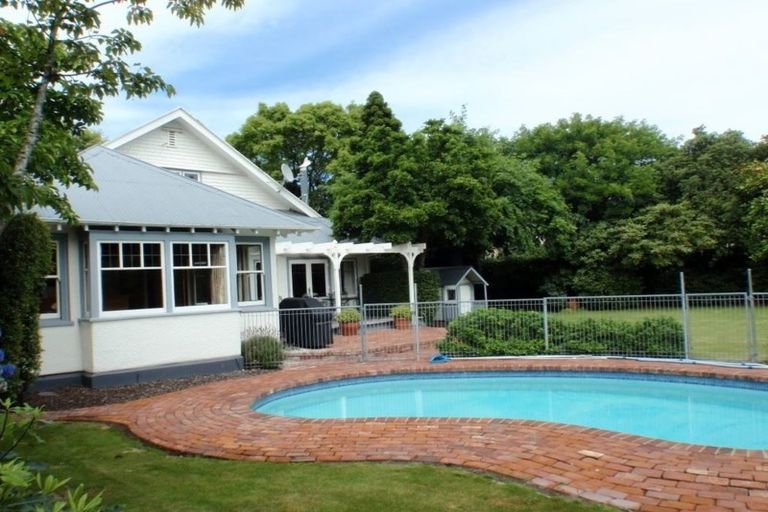 Photo of property in 186 Fendalton Road, Fendalton, Christchurch, 8052