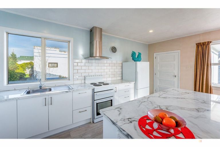 Photo of property in 26 Rhodes Street, Waimate, 7924
