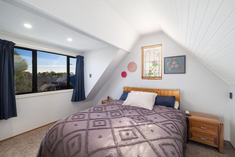 Photo of property in 109 Main North Road, Woodend, 7610