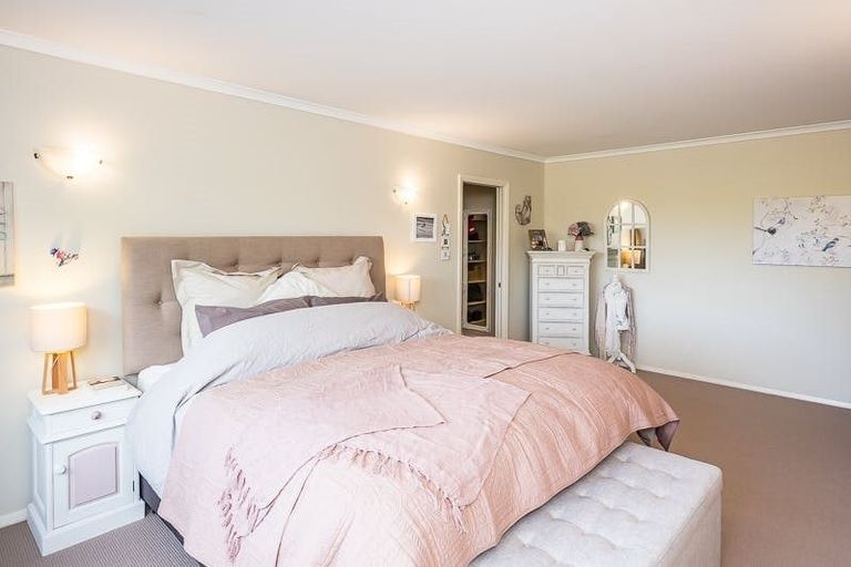 Photo of property in 178 Main Road South, Raumati South, Paraparaumu, 5032