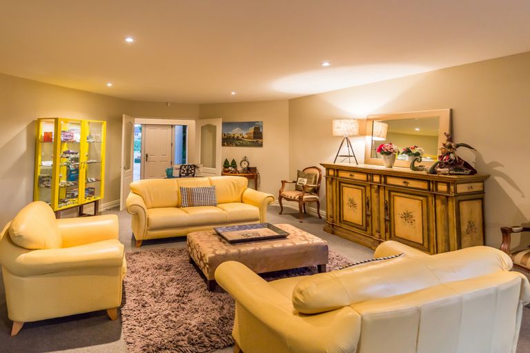 Photo of property in 6 Leabridge Mews, Harewood, Christchurch, 8051