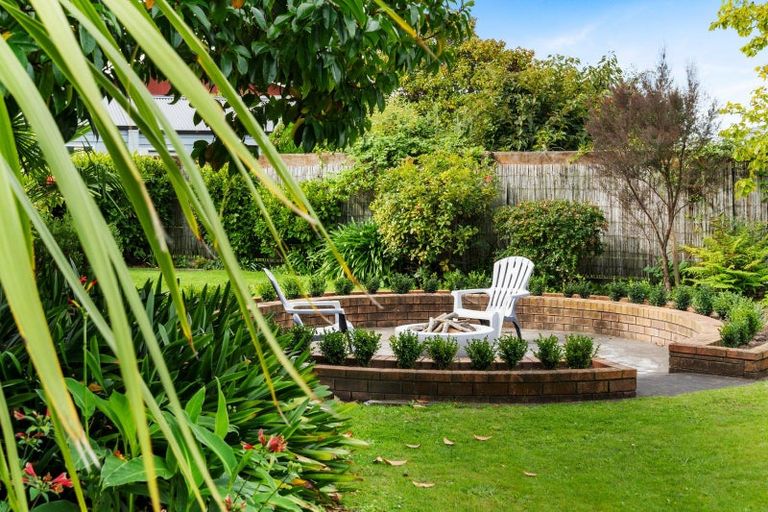 Photo of property in 11 Holyrood Street, Taradale, Napier, 4112