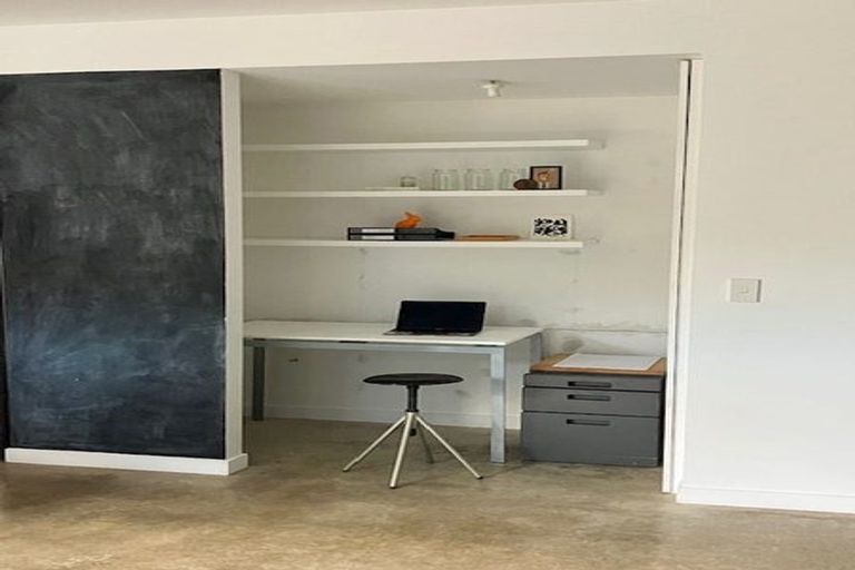 Photo of property in 133 Northland Road, Northland, Wellington, 6012