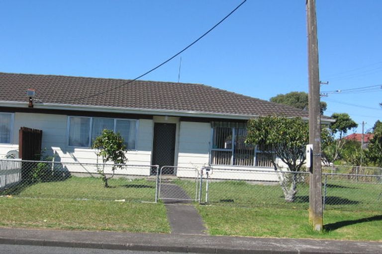 Photo of property in 3/27 Brains Road, Kelston, Auckland, 0602