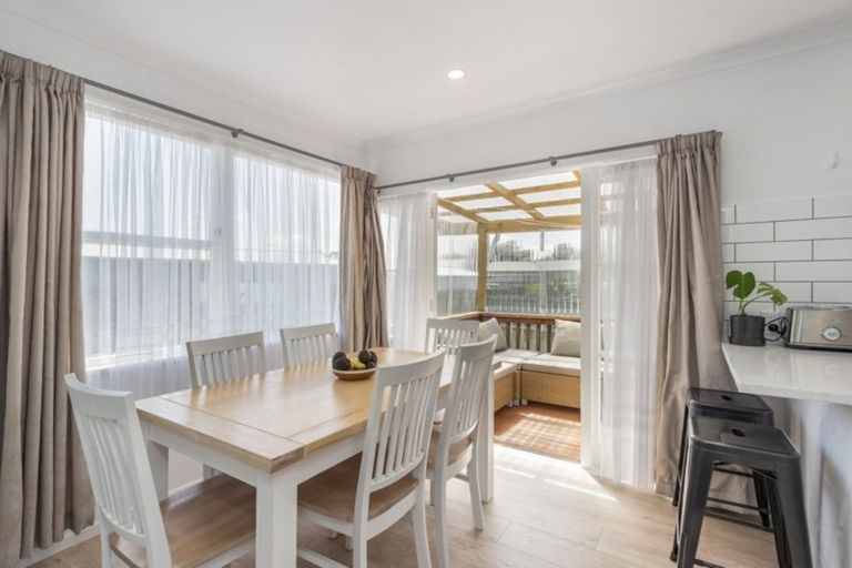 Photo of property in 22 Filmer Place, Melville, Hamilton, 3206