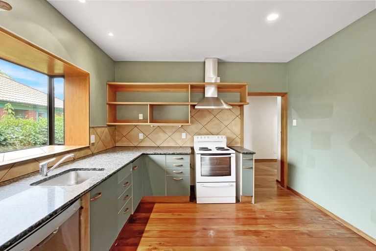 Photo of property in 21 Ilam Road, Upper Riccarton, Christchurch, 8041