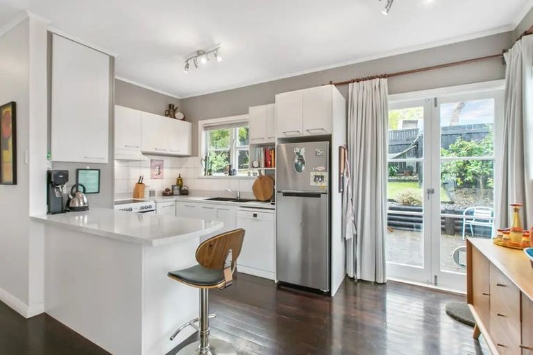 Photo of property in 53 Kurahaupo Street, Orakei, Auckland, 1071