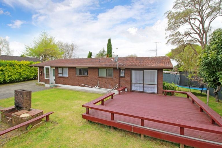 Photo of property in 12 Gloaming Place, Conifer Grove, Takanini, 2112