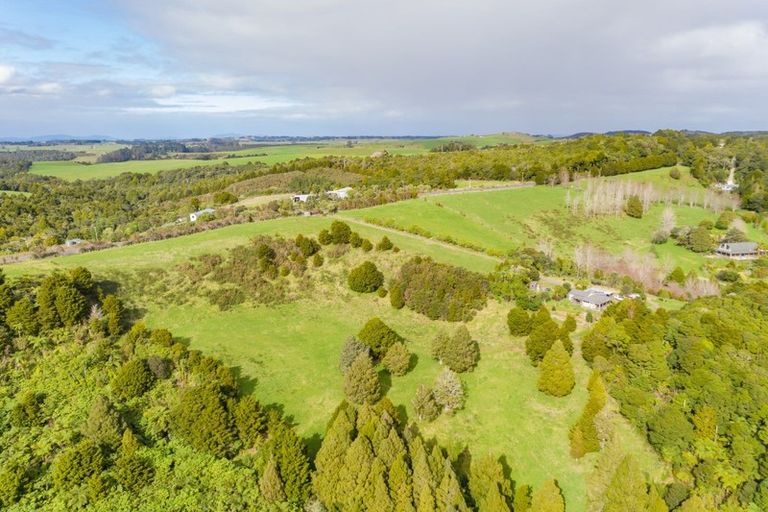 Photo of property in 1064 Pungaere Road, Waipapa, 0295