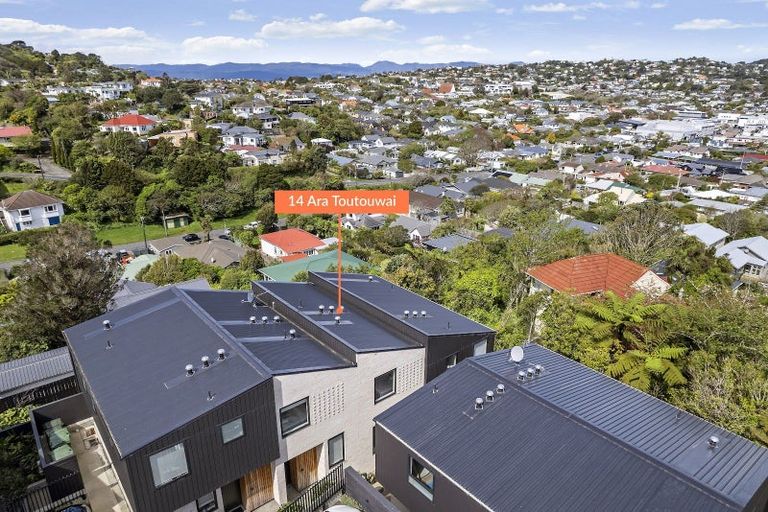 Photo of property in 14 Ara Toutouwai, Karori, Wellington, 6012