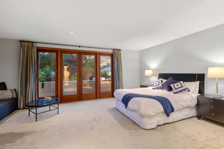 Photo of property in 118 Straven Road, Fendalton, Christchurch, 8014