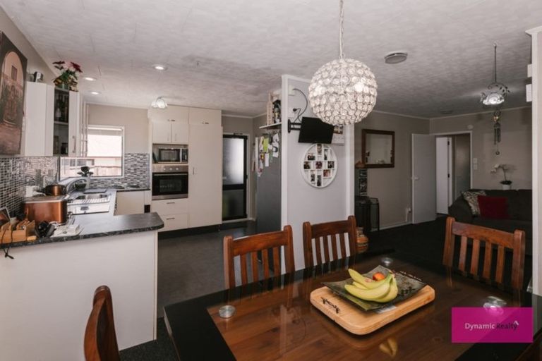 Photo of property in 7 Lydia Place, Kelvin Grove, Palmerston North, 4414