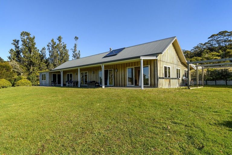 Photo of property in 35 Hume Road, Aongatete, 3181