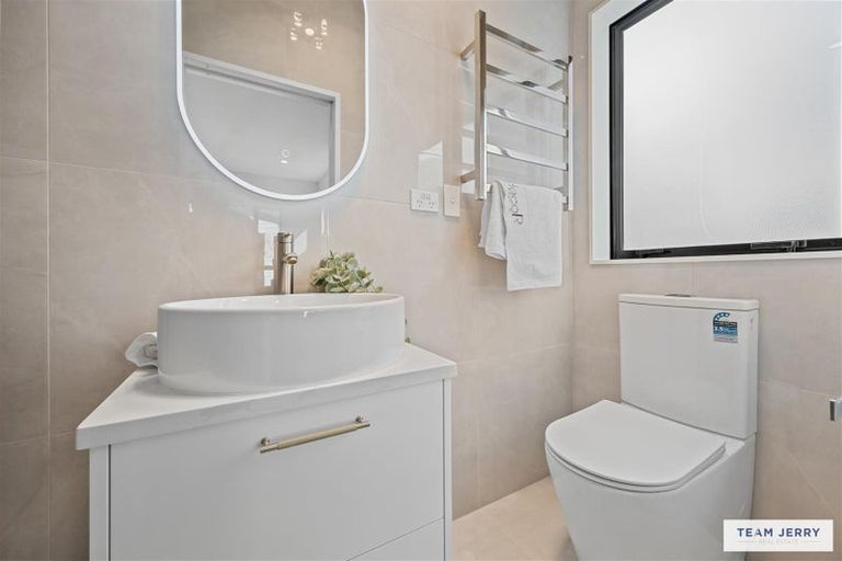 Photo of property in 63 Whare Kauri Road, Papakura, 2110